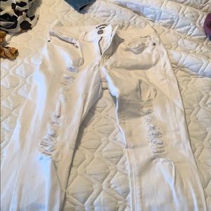 White skinny jeans